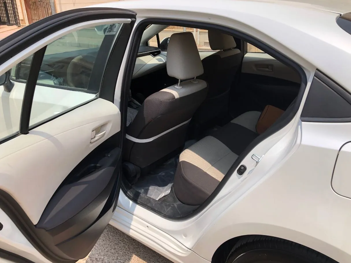 Car image 11