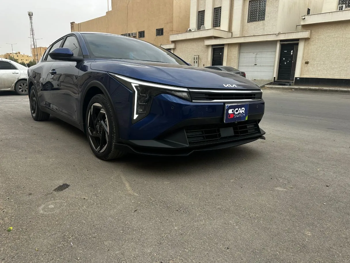 Car image 3