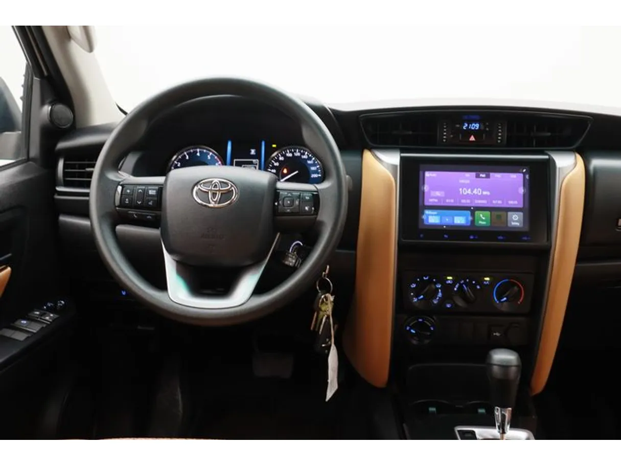 Car image 15