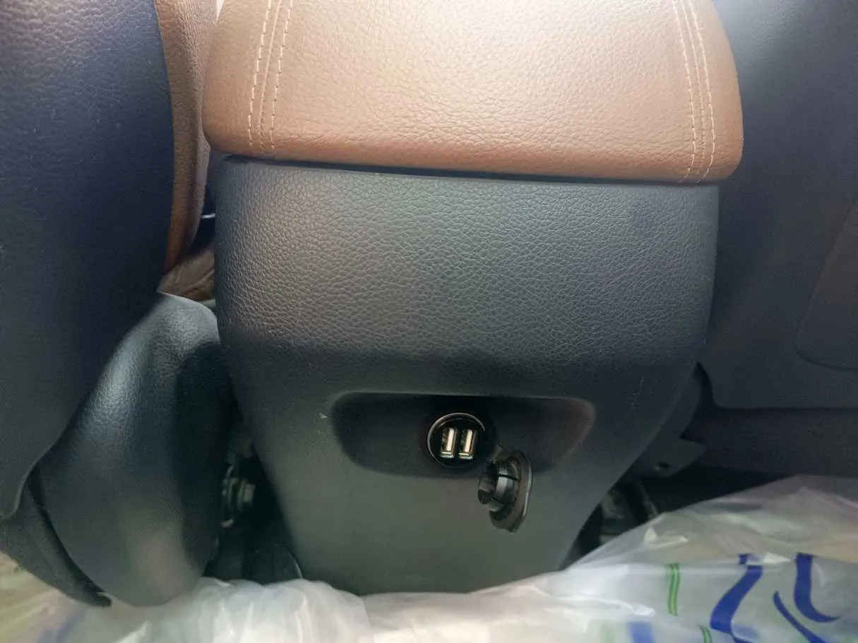 Car image 34