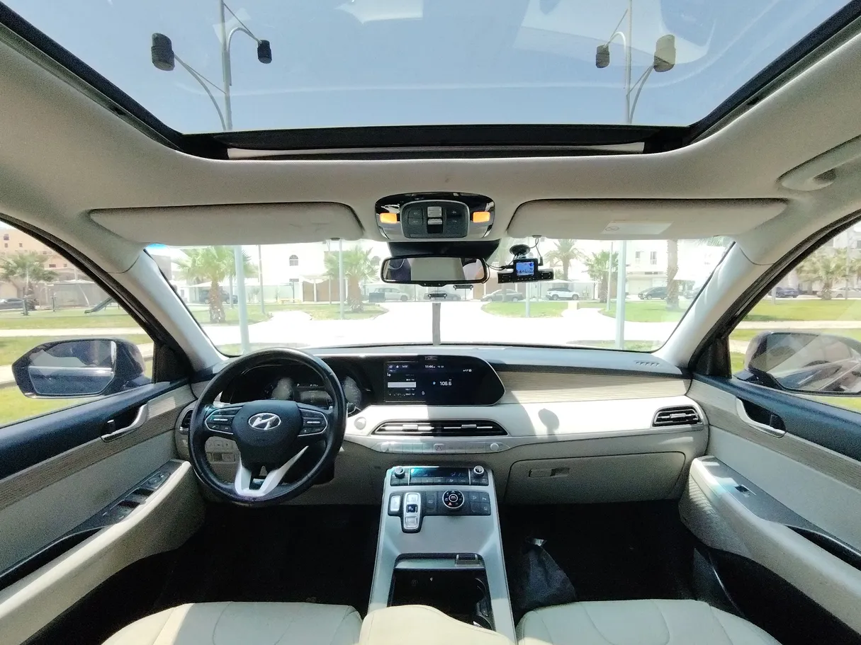 Car image 17
