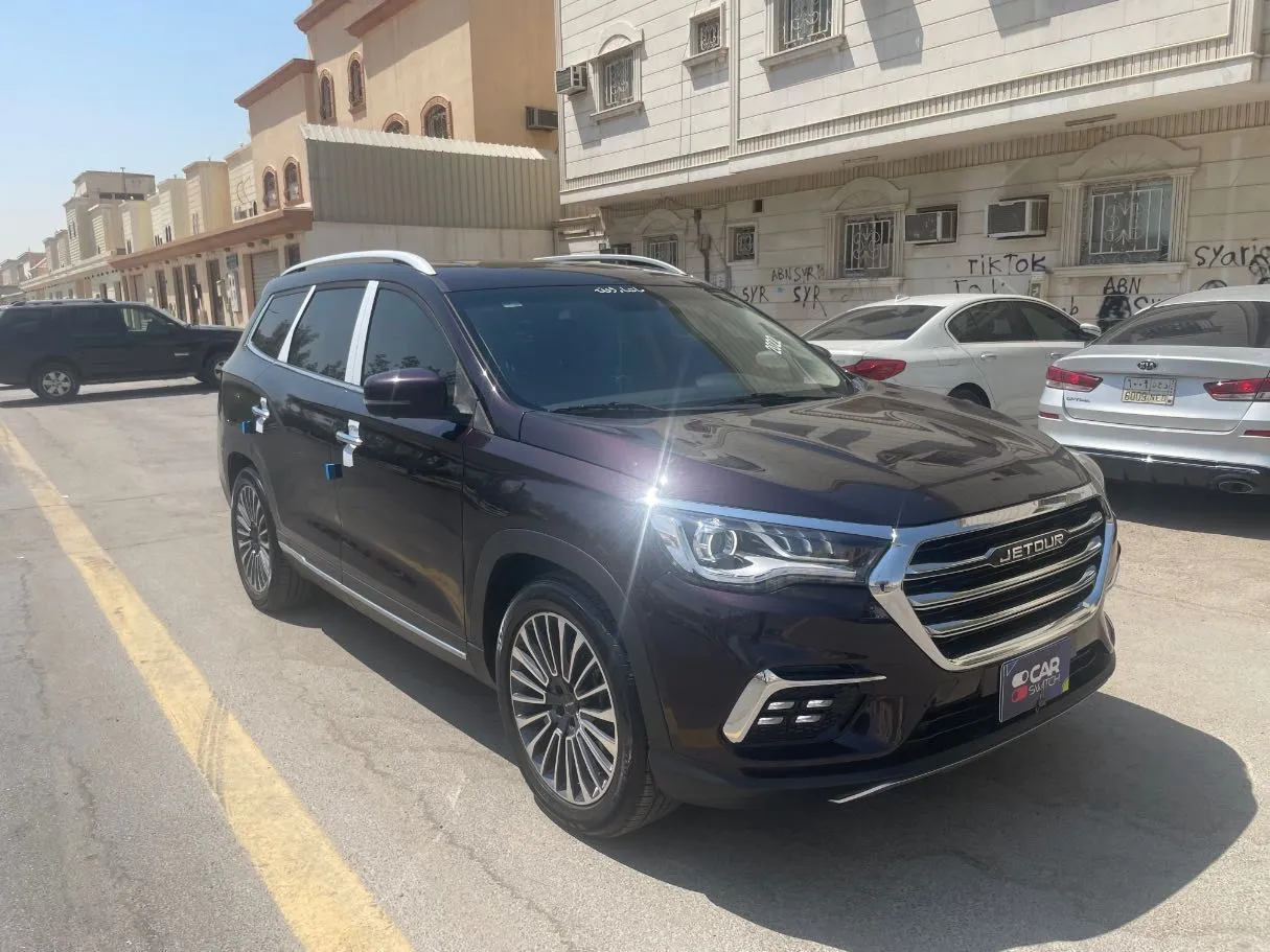 Car image 3