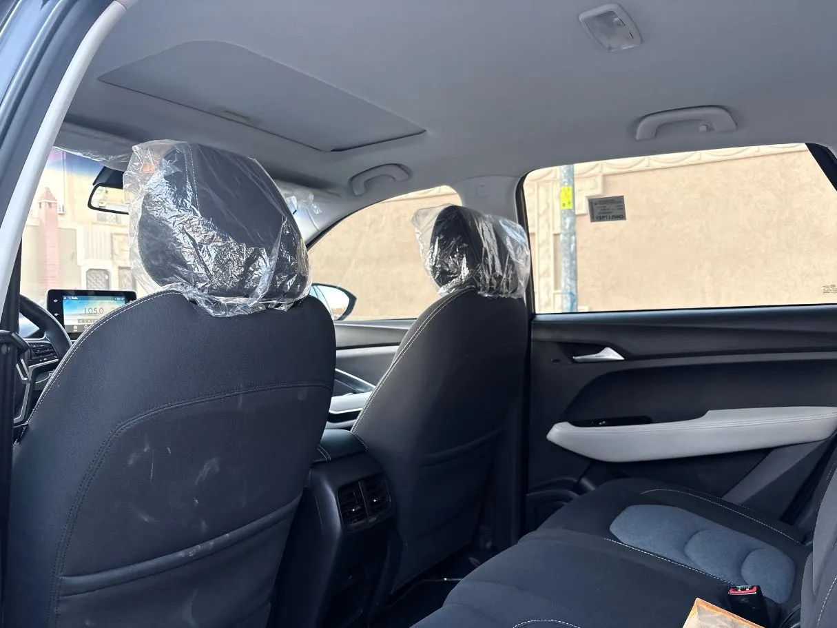 Car image 17