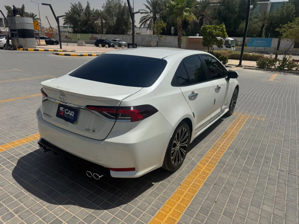 Car image 5