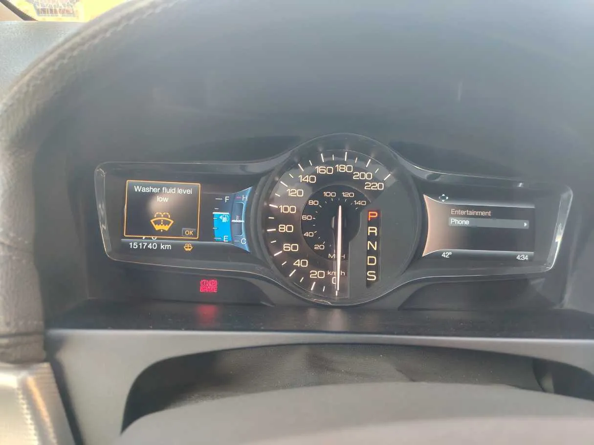 Car image 24