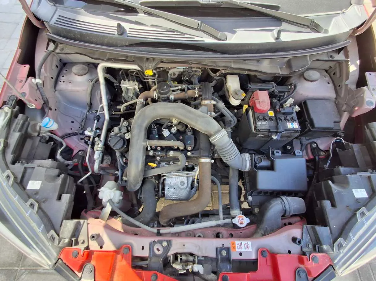 Car image 19