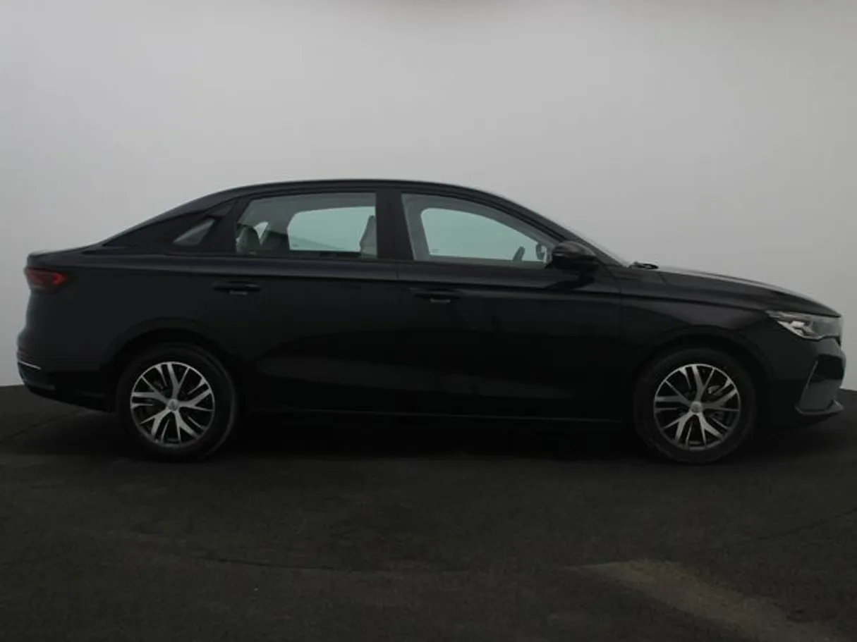 Car image 13
