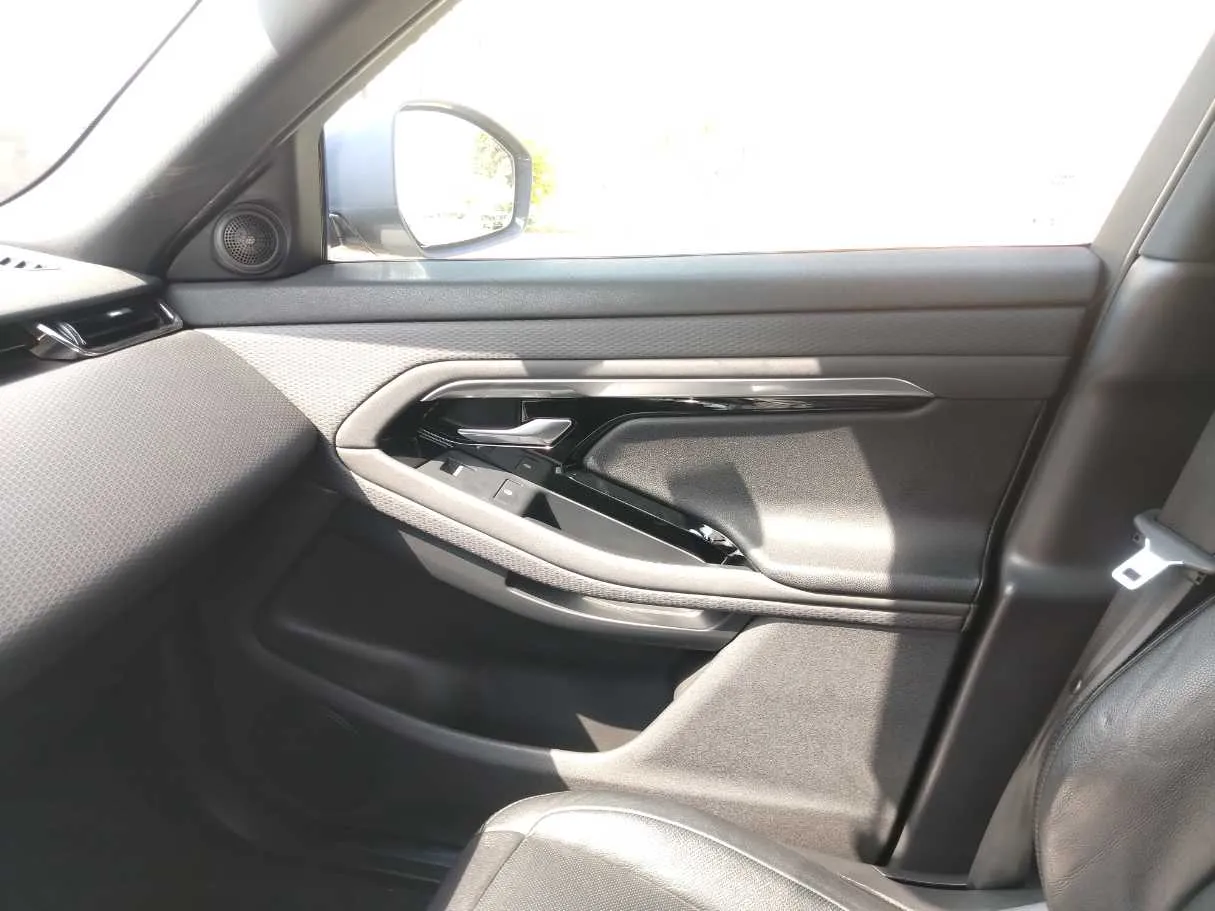 Car image 38
