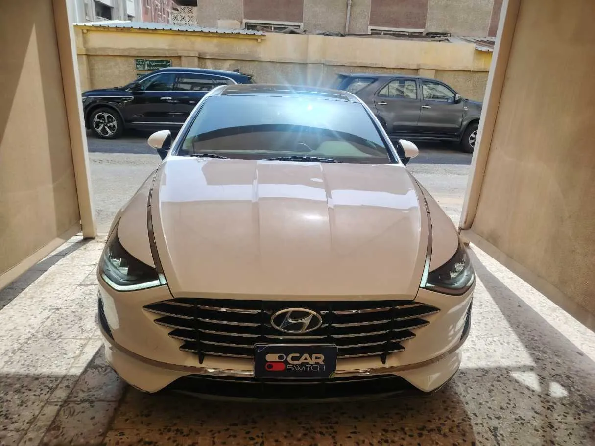 Car image 2