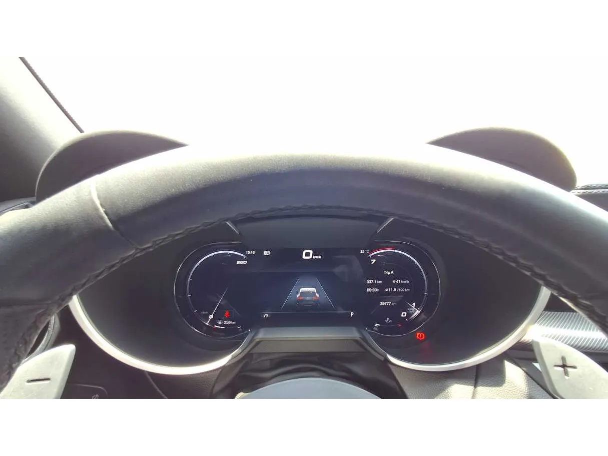 Car image 19