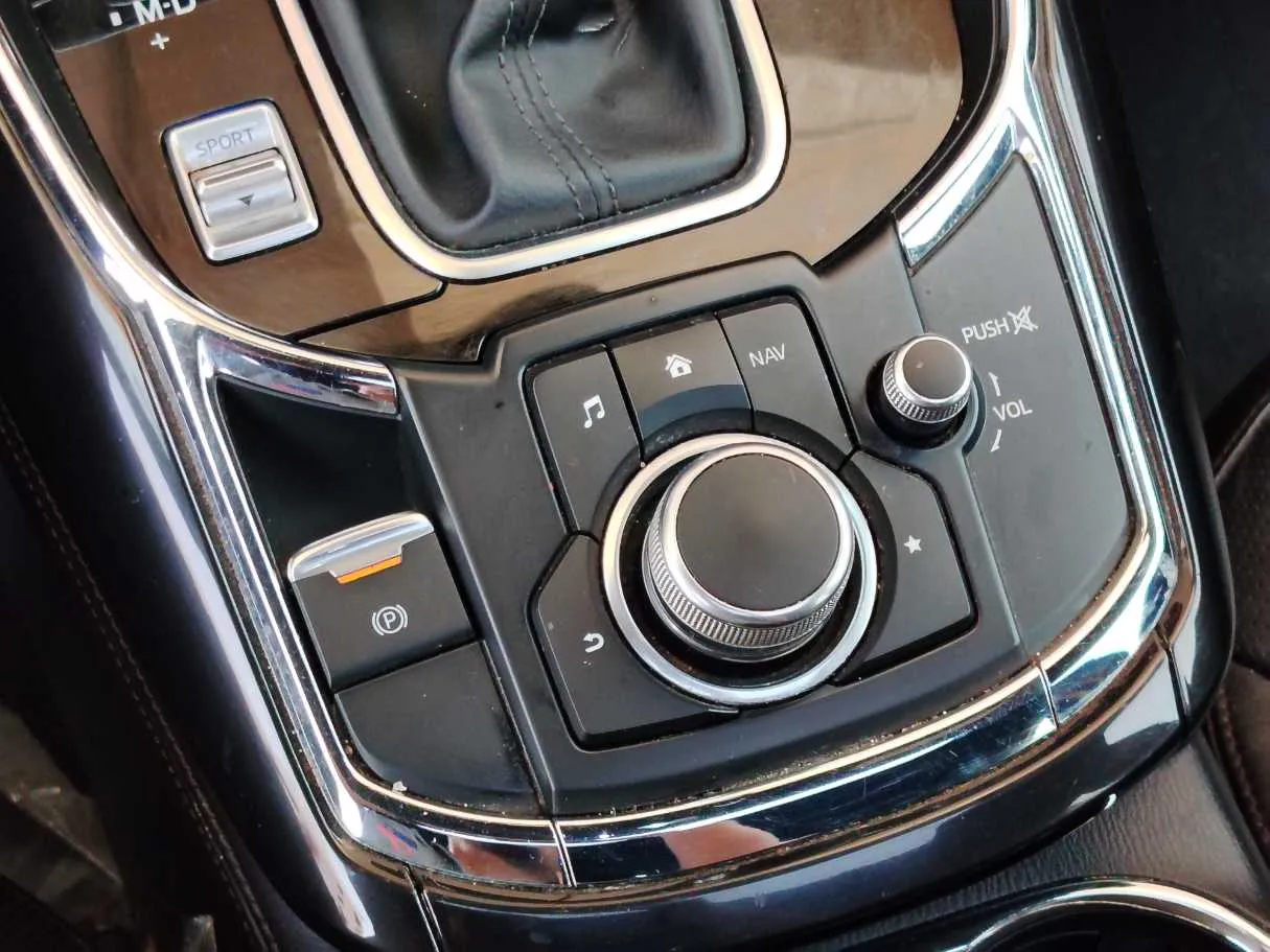 Car image 22
