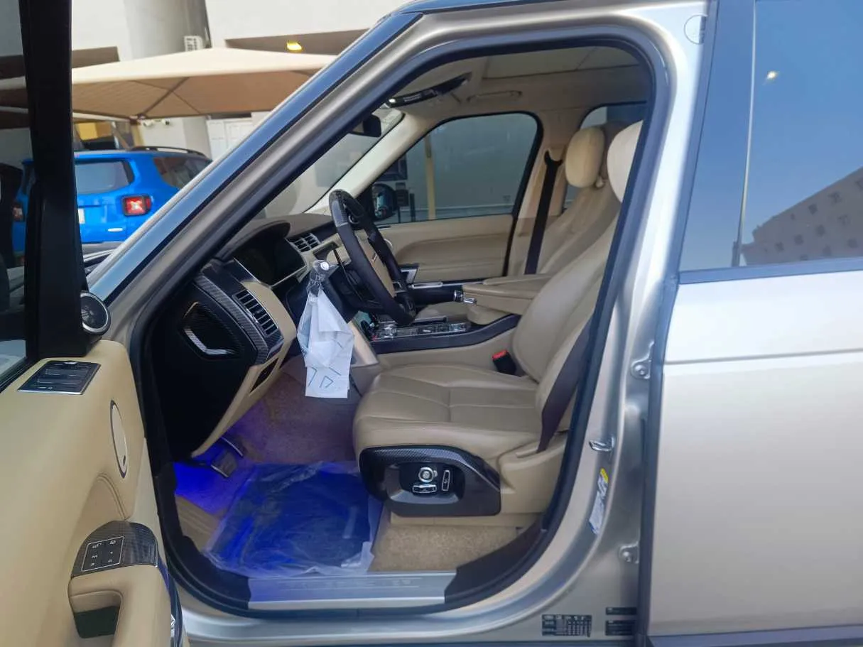 Car image 15