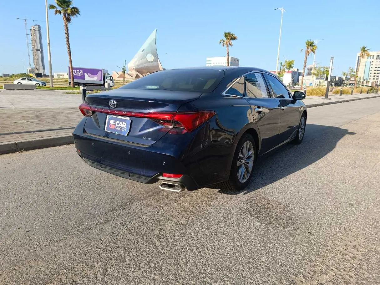 Car image 6
