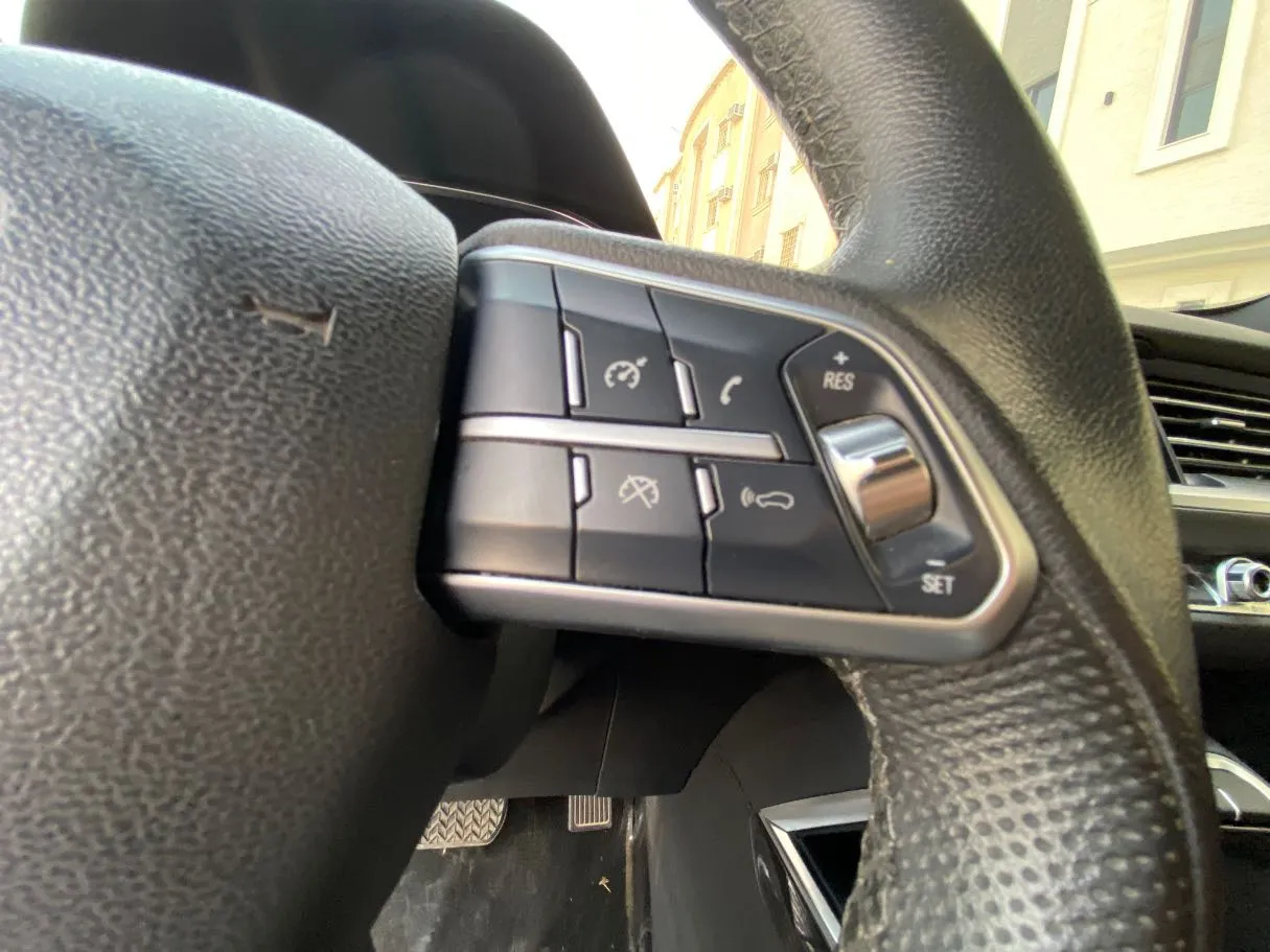 Car image 22