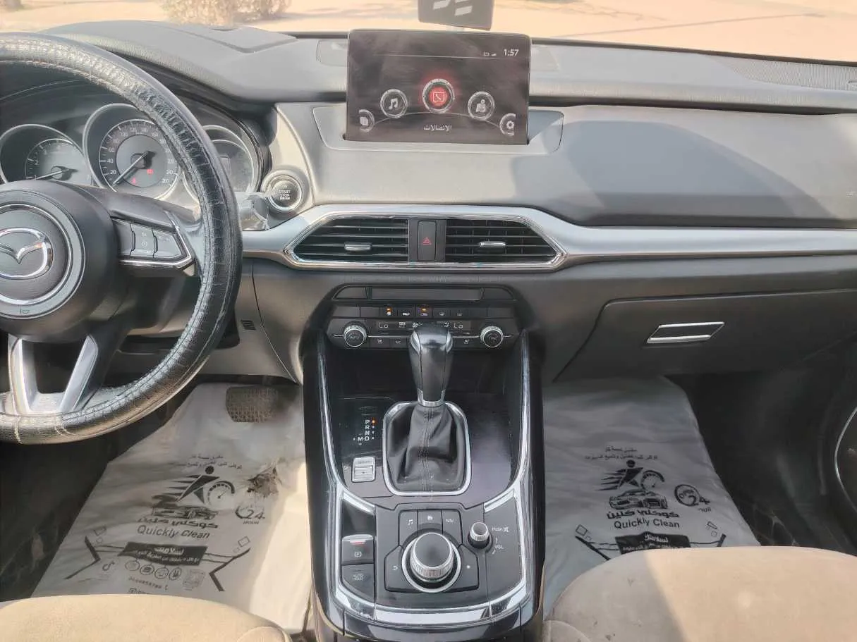 Car image 18