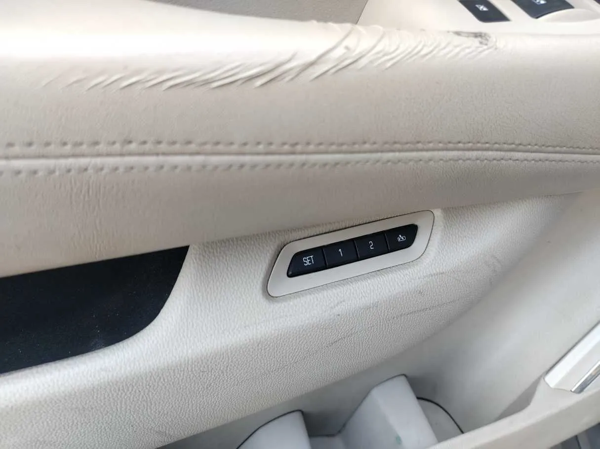 Car image 43