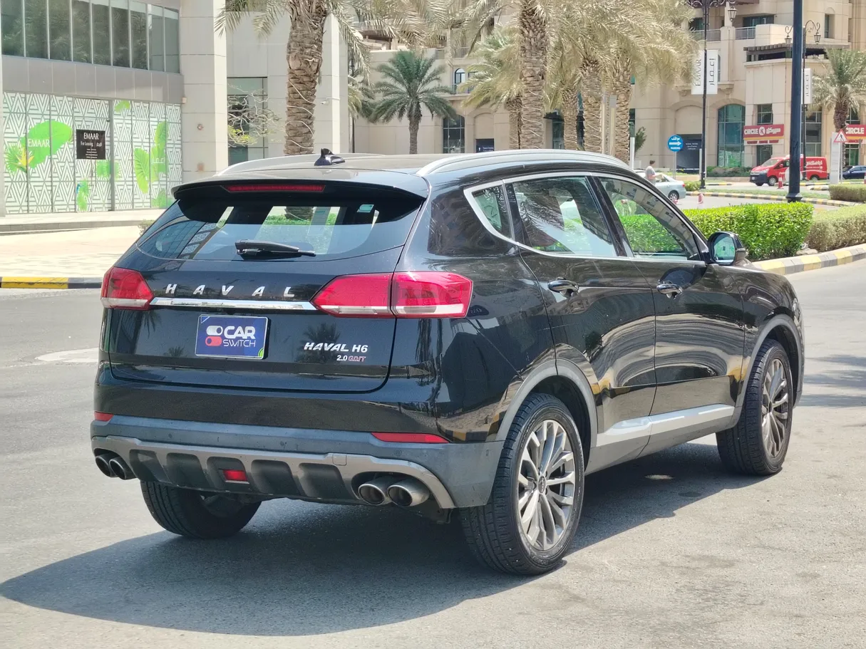 Car image 5