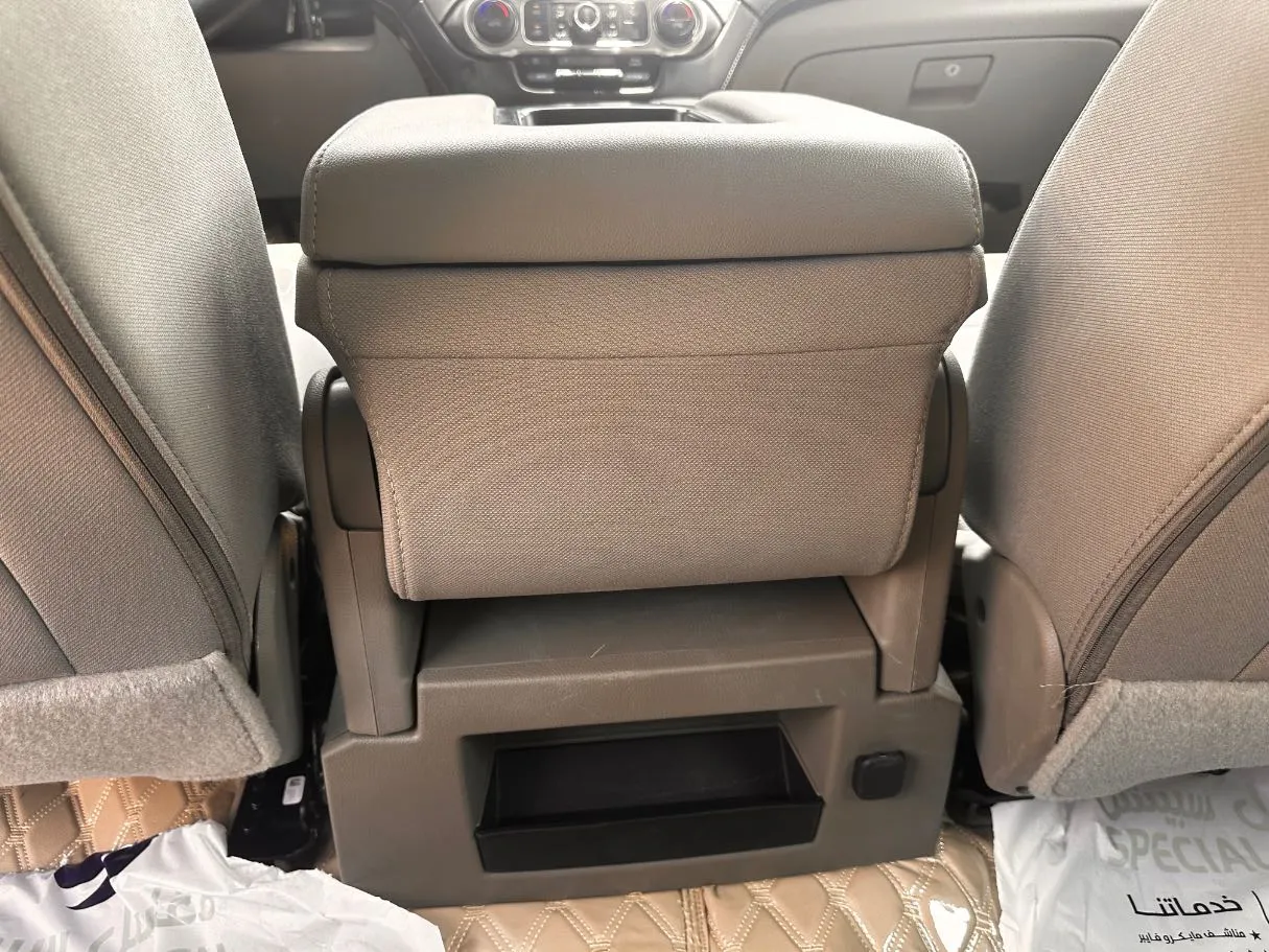 Car image 27