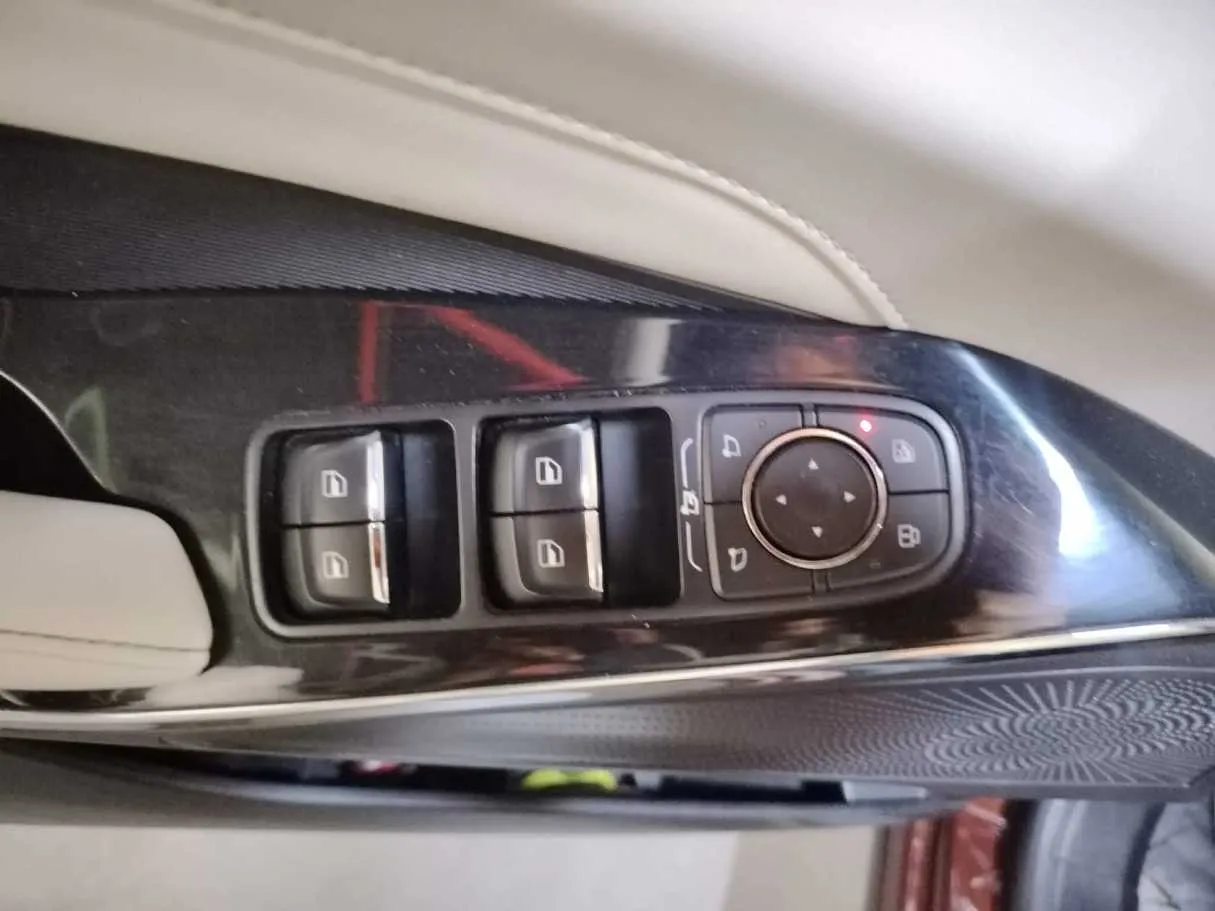 Car image 41