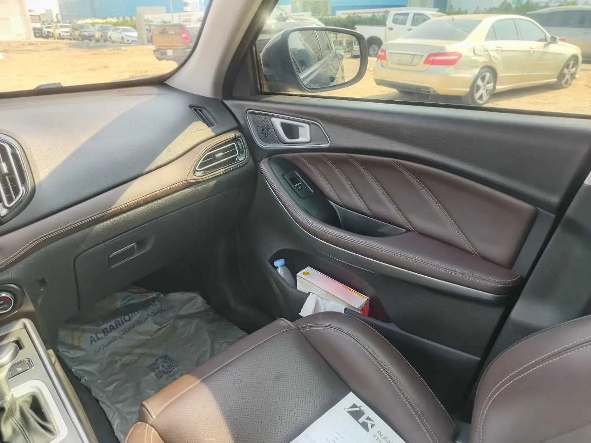 Car image 35