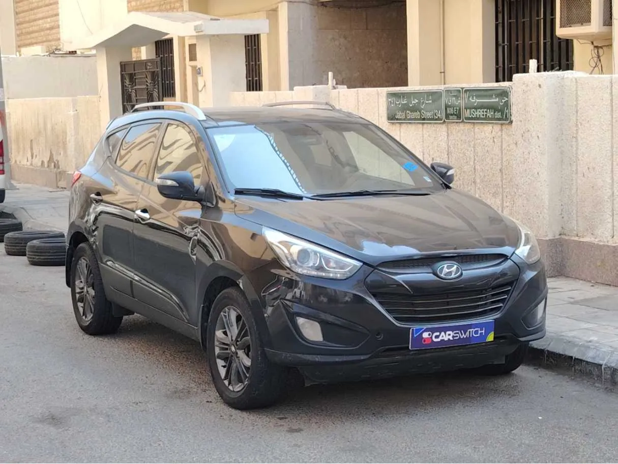 Car image 3