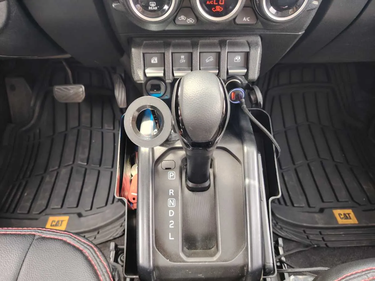 Car image 19