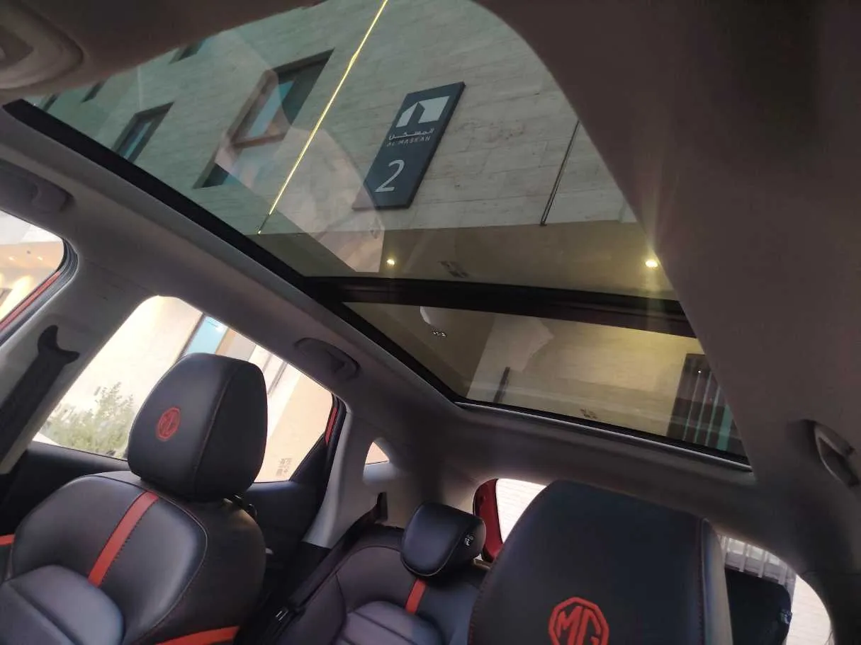 Car image 16