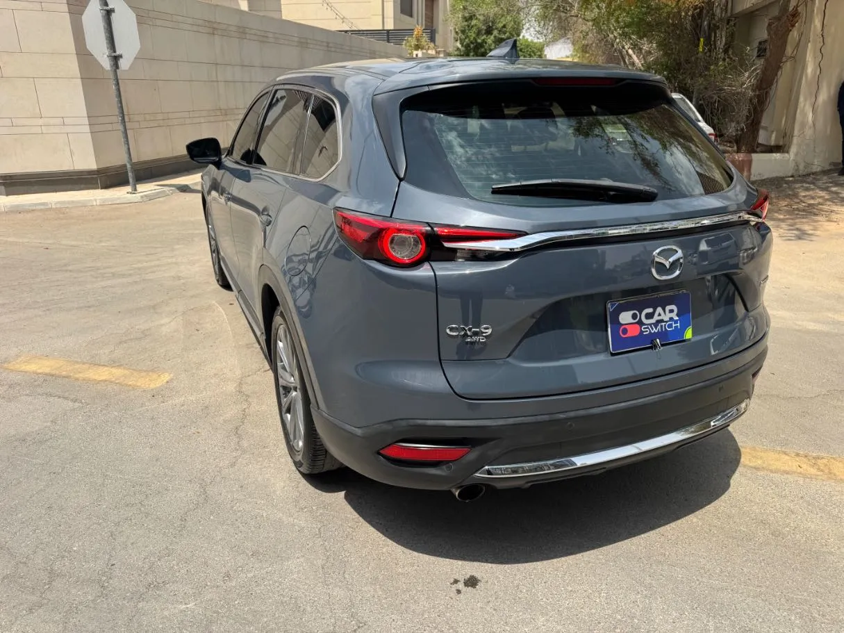 Car image 7