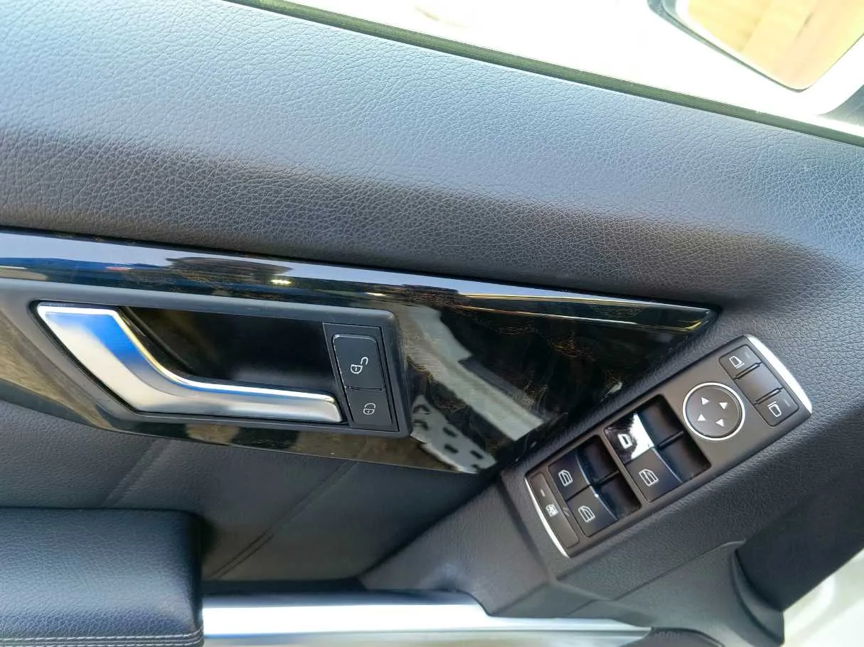 Car image 39