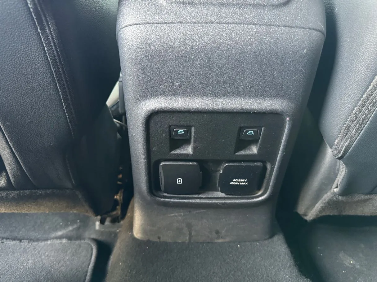 Car image 25