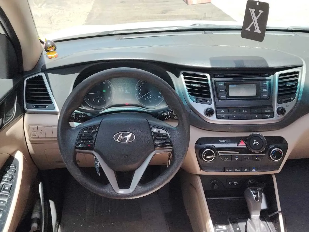Car image 23