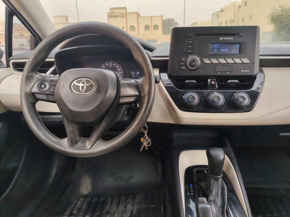 Car image 19