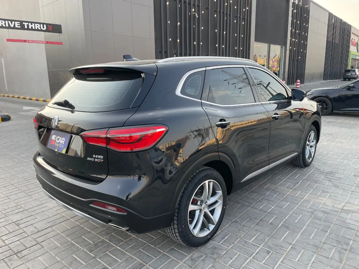 Car image 5