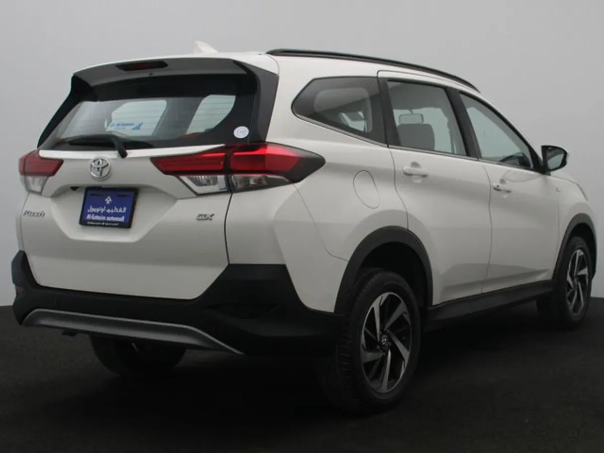 Car image 2