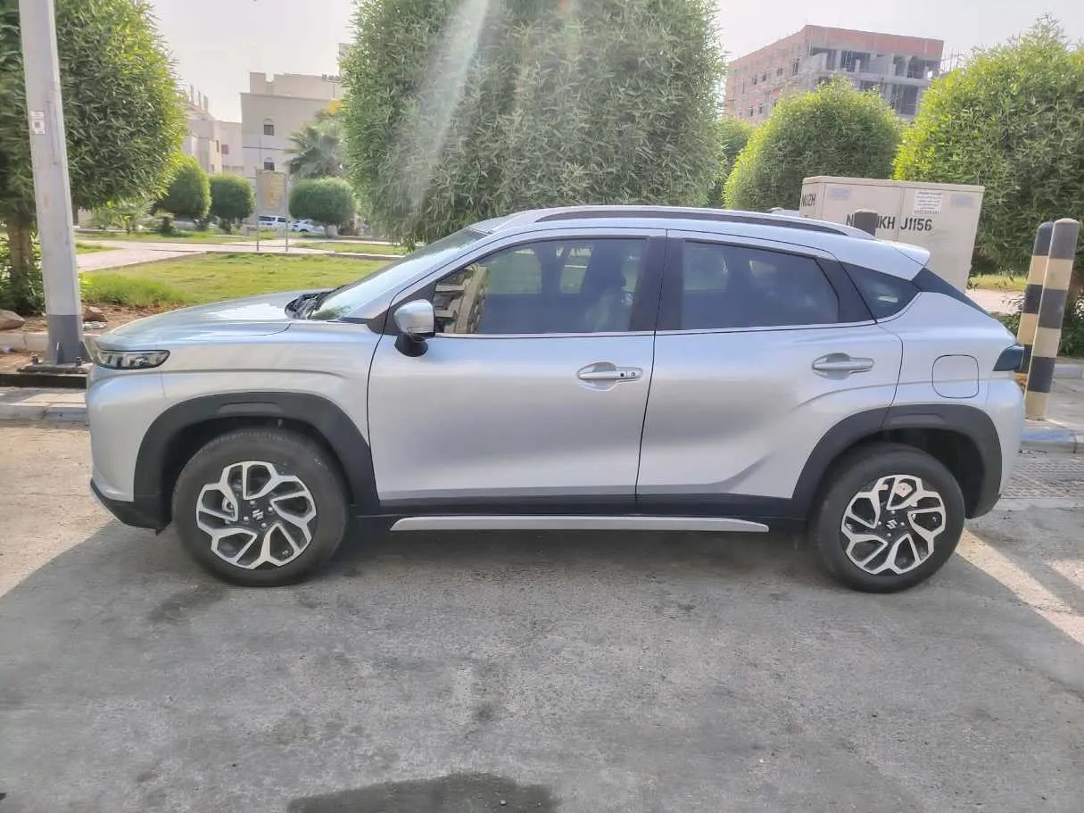Car image 8