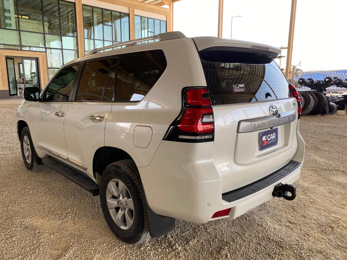 Car image 7