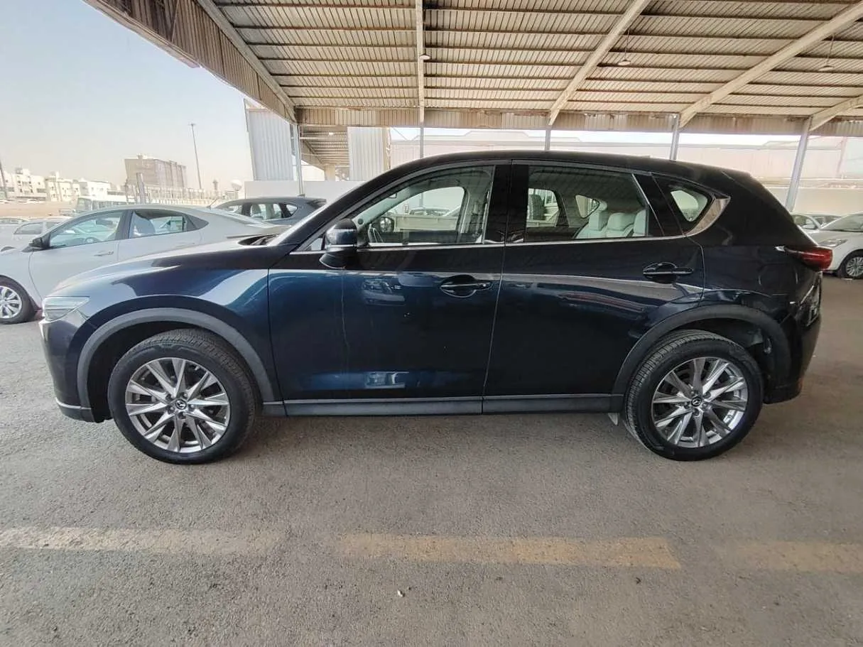 Car image 8