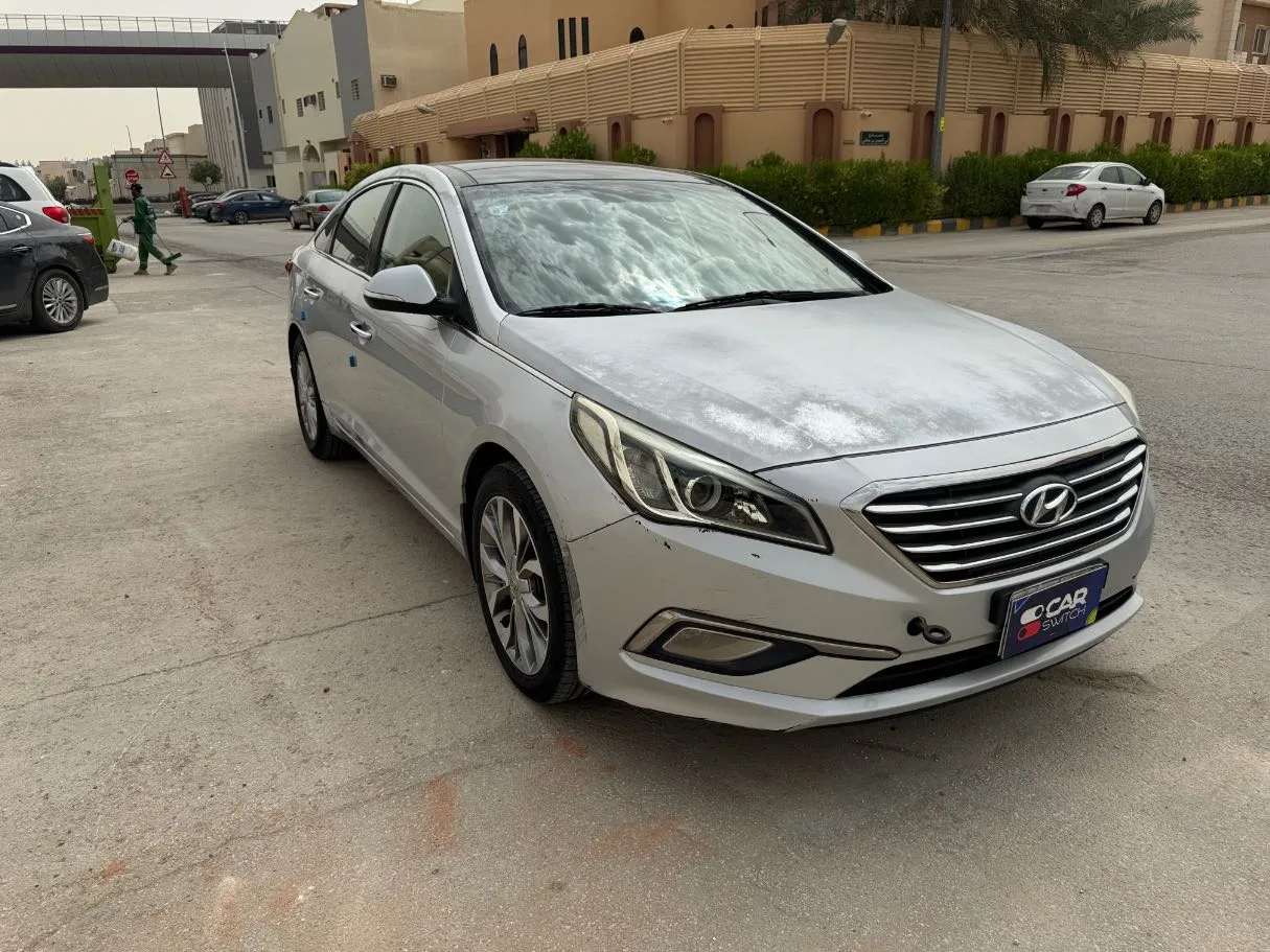 Car image 3