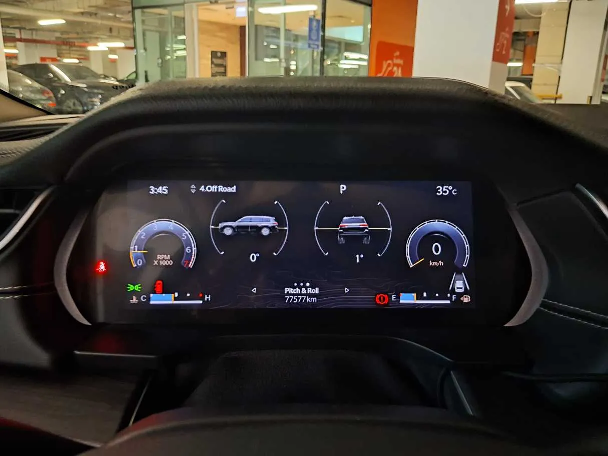 Car image 19