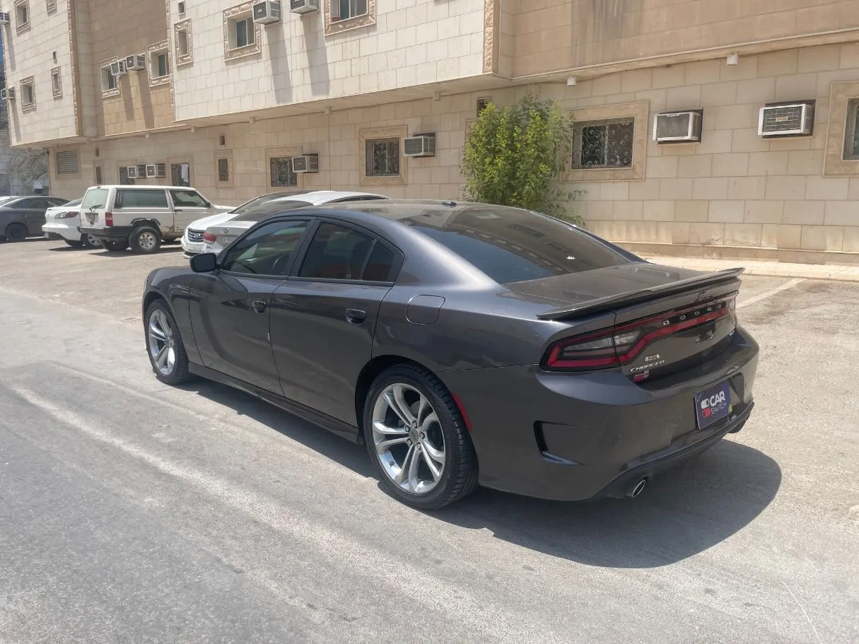 Car image 7
