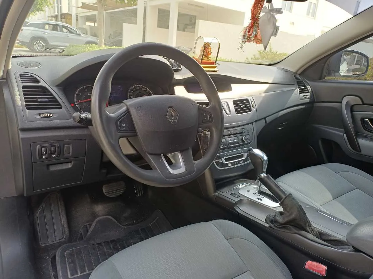 Car image 11