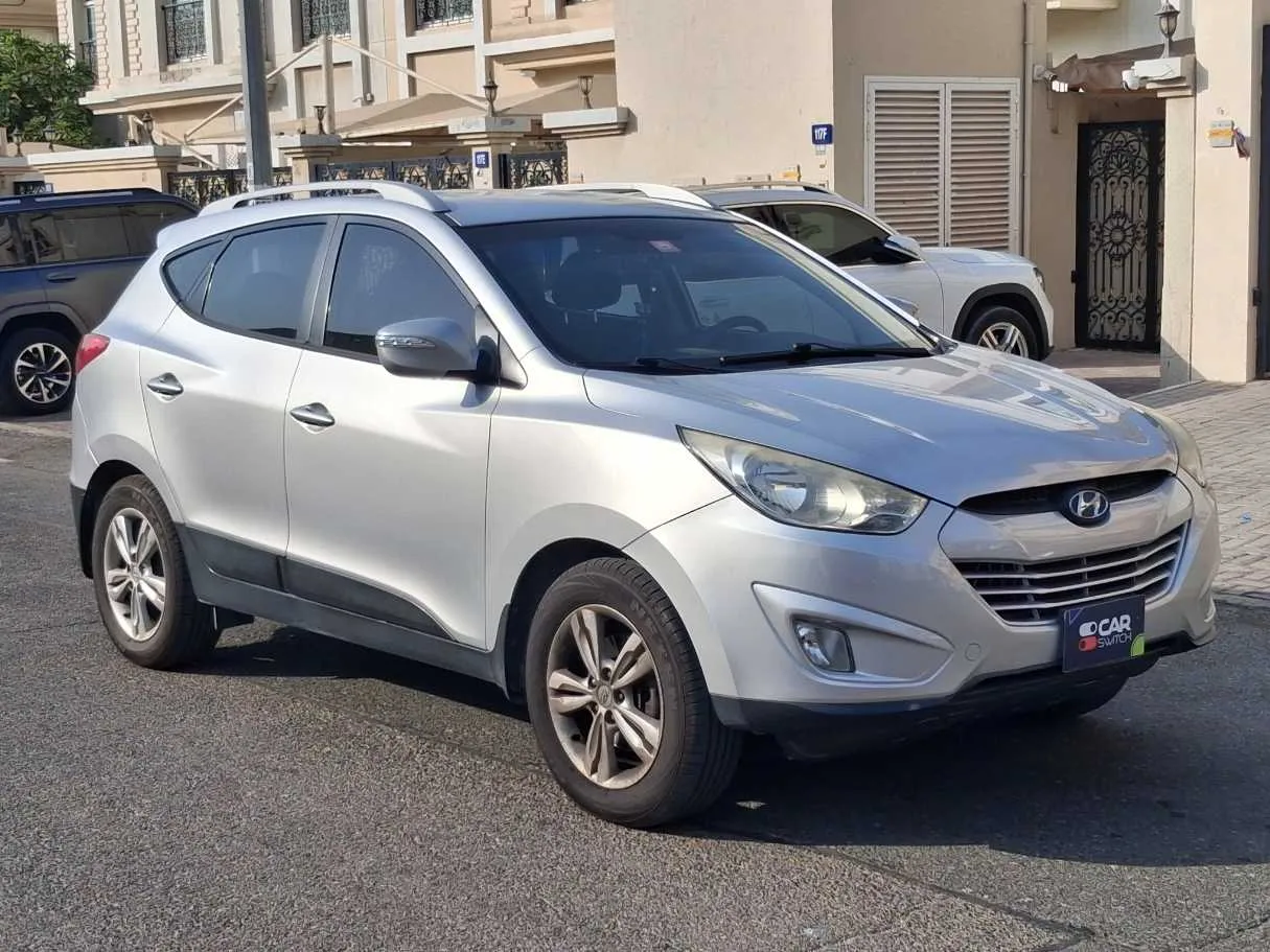 Car image 3