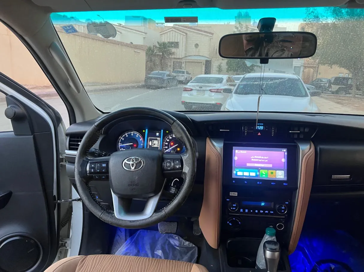 Car image 17