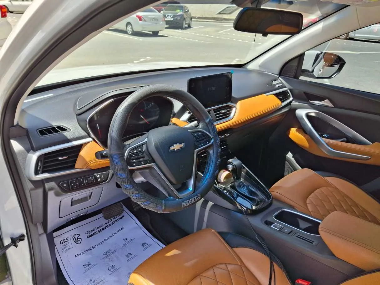 Car image 11