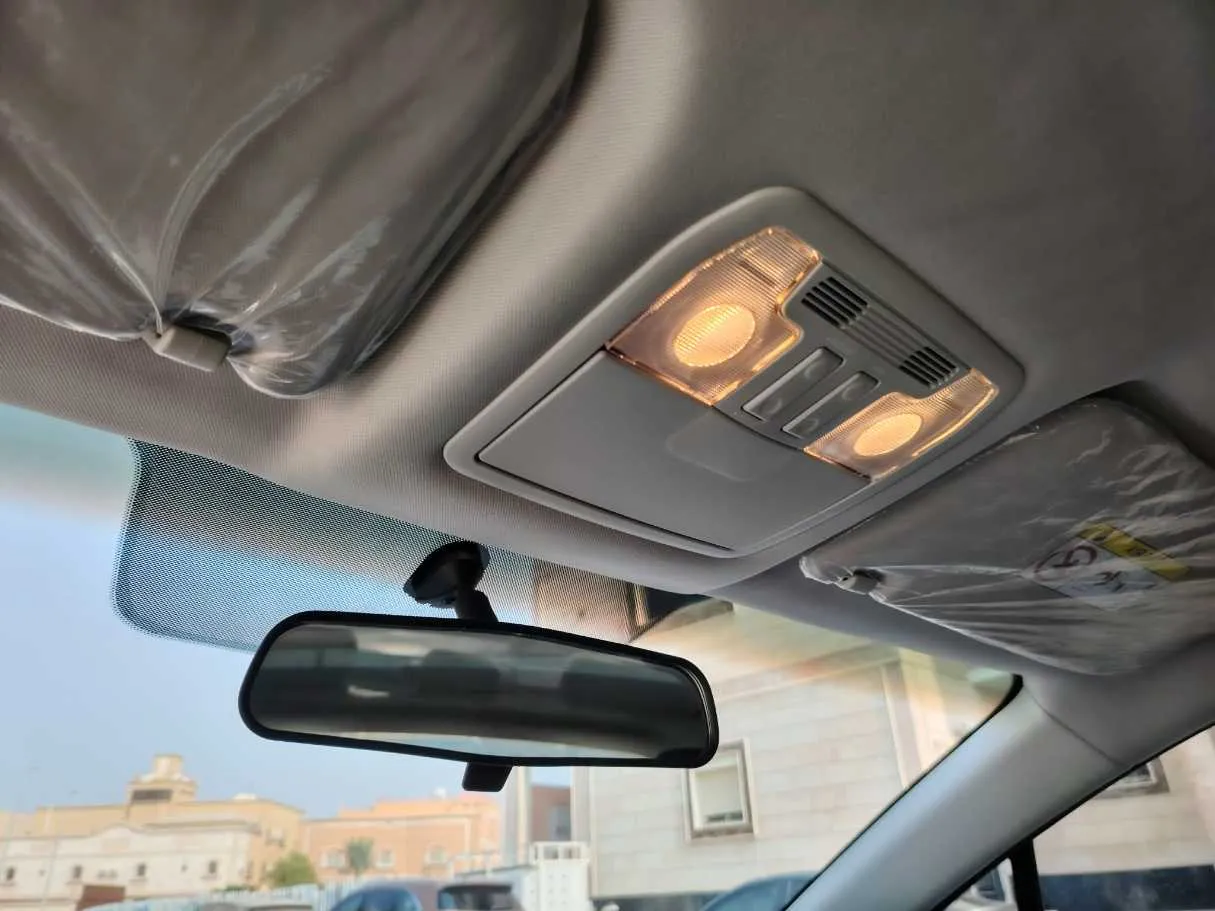 Car image 35