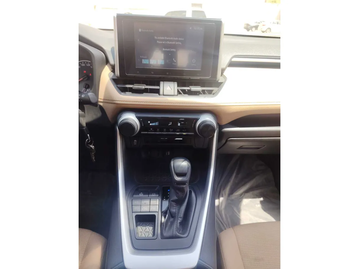 Car image 20