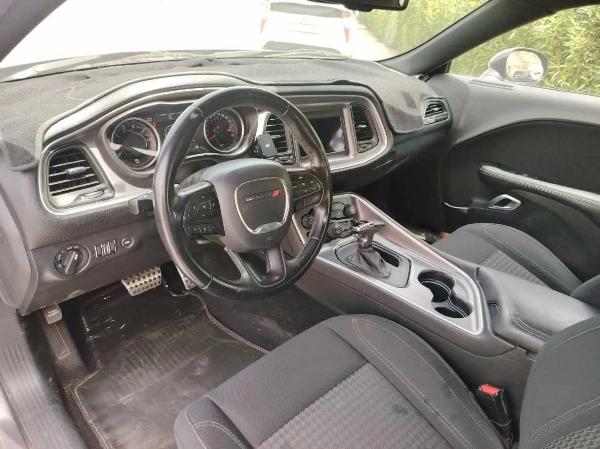 Car image 15