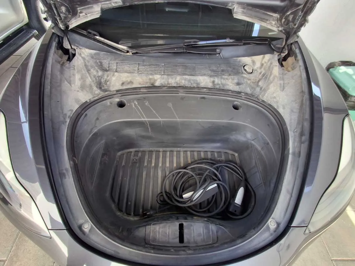 Car image 21