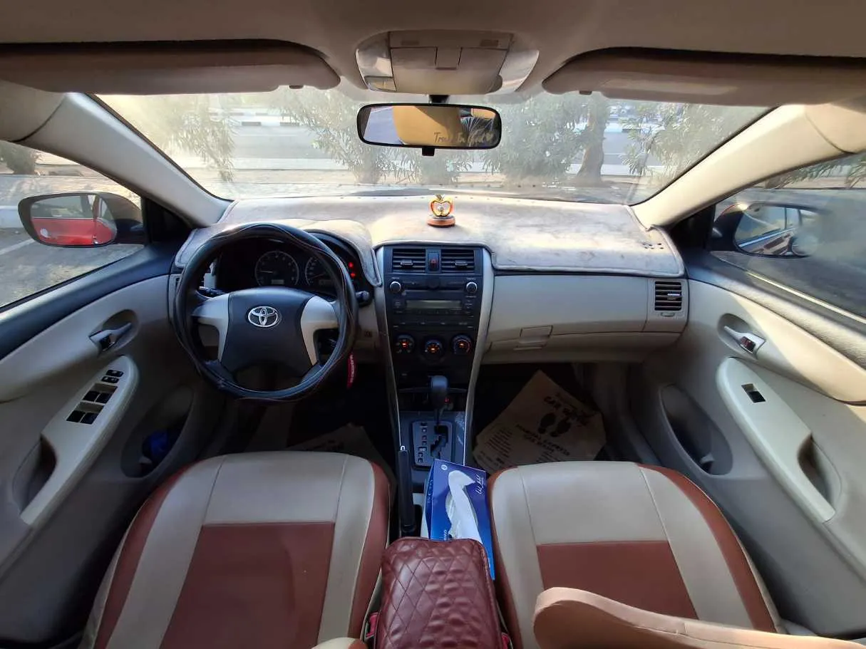 Car image 14