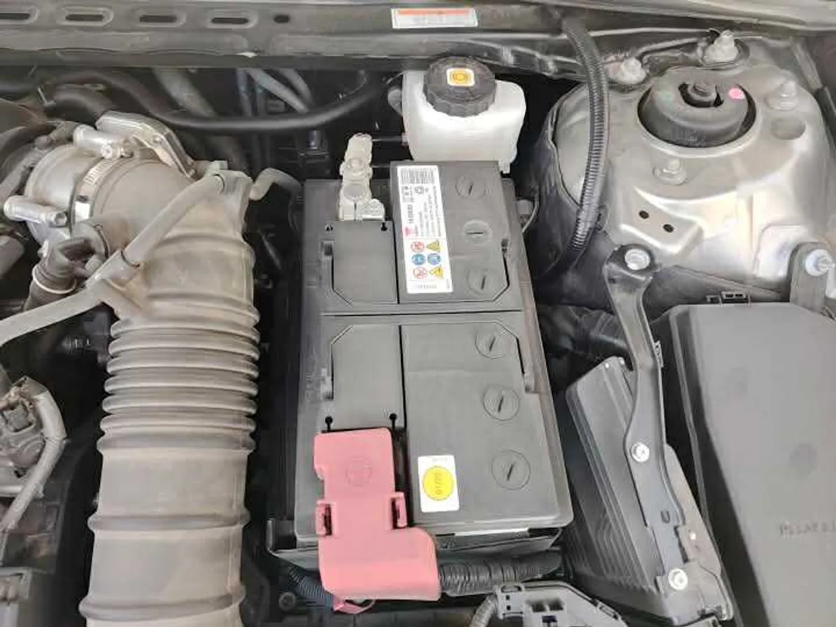 Car image 30